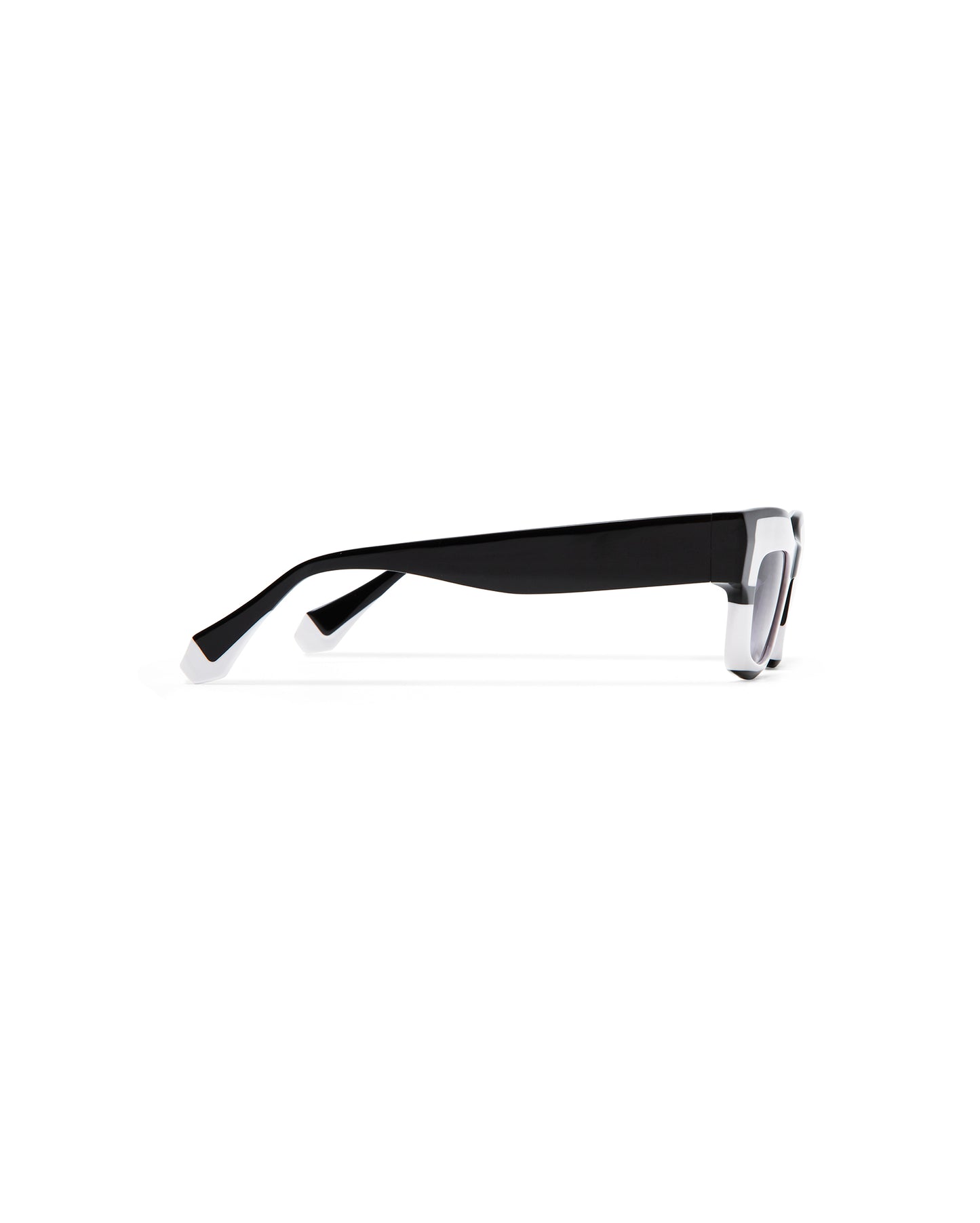 CONTRAST: Cuadrada Acetato Blanco sunglasses by GIGI STUDIOS 5802