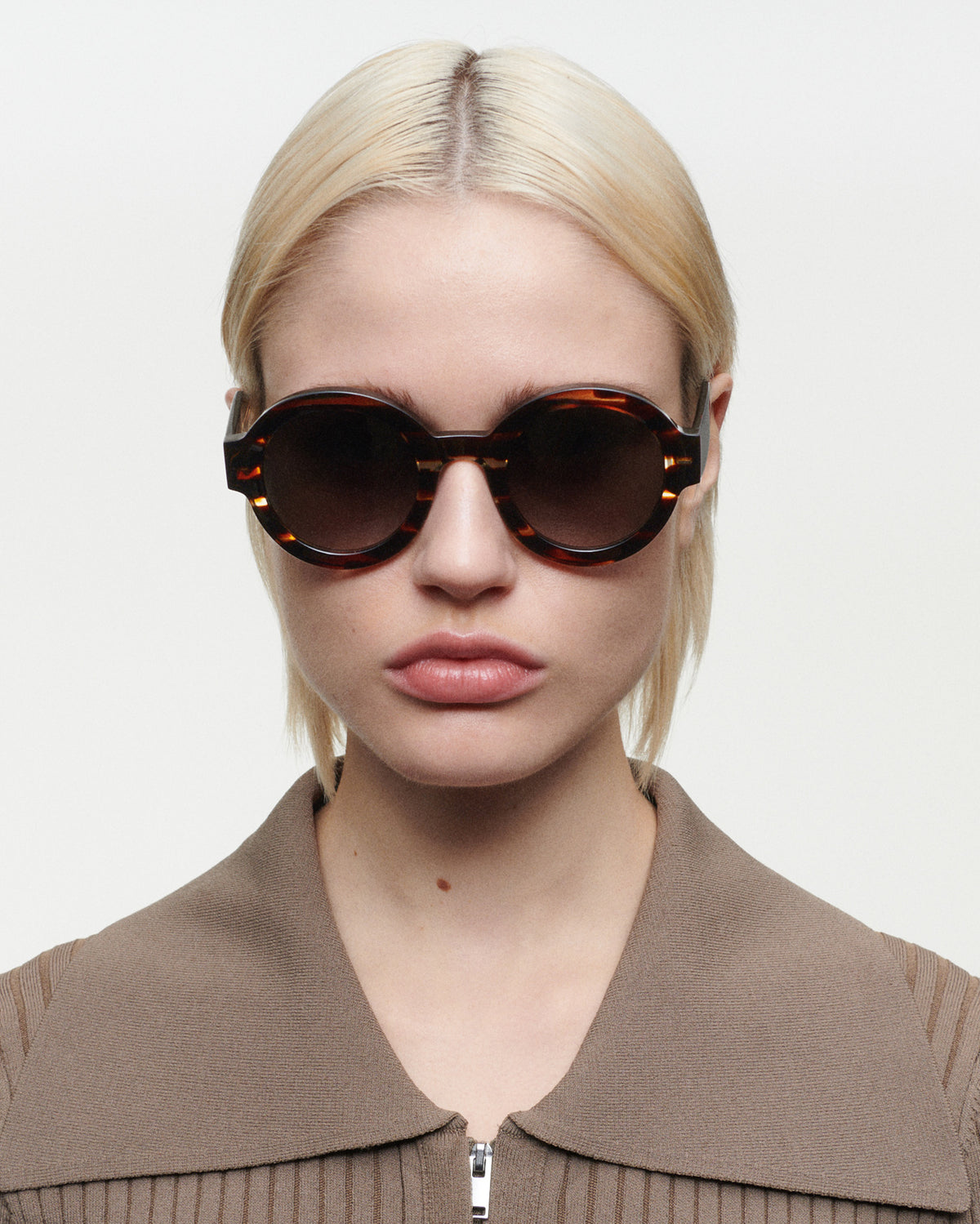 LAURA: Redondas Acetato Havana sunglasses by GIGI STUDIOS 1671