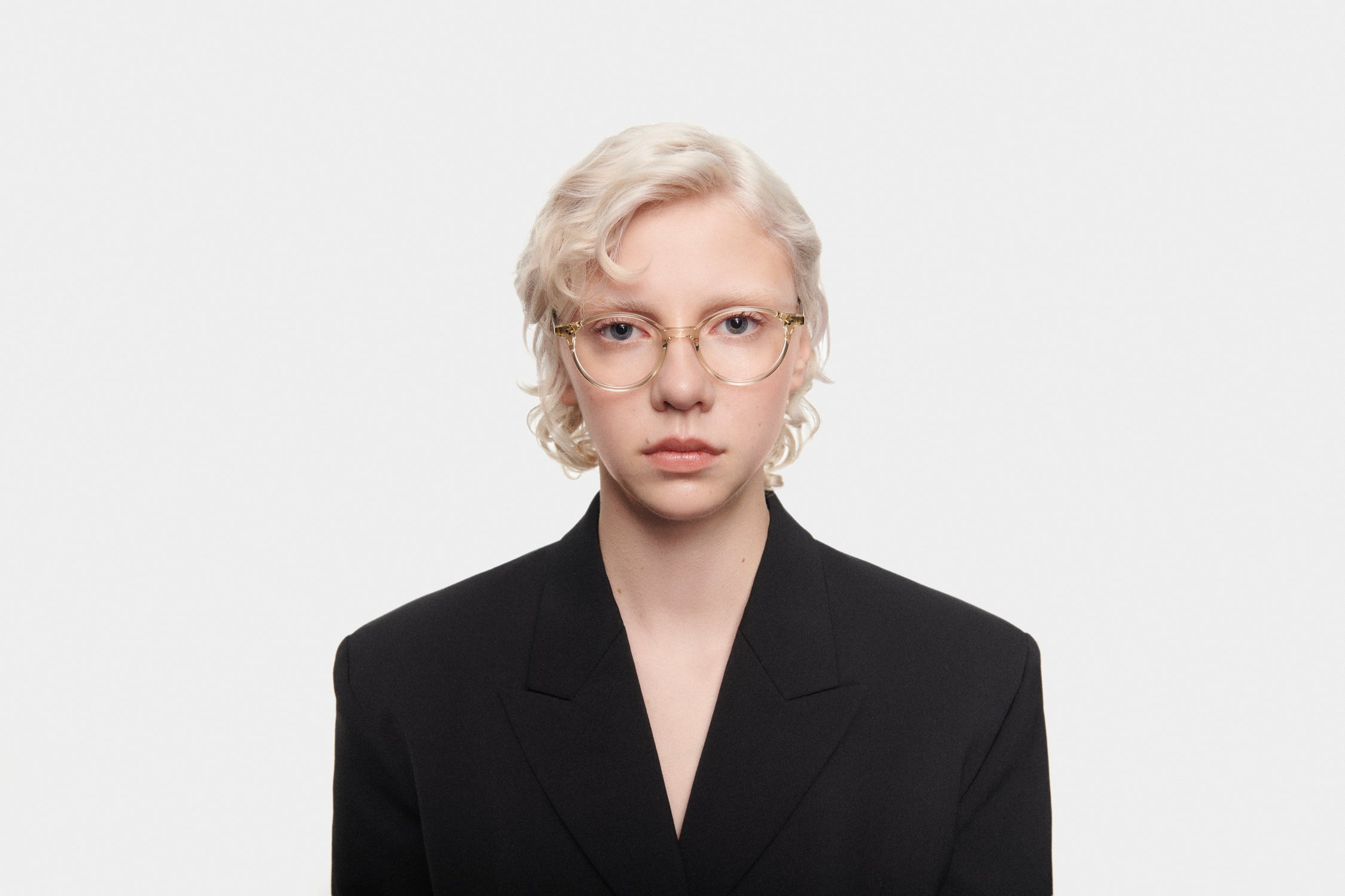 Brooks: Redondas Acetato Transparente optical glasses by GIGI STUDIOS 1813