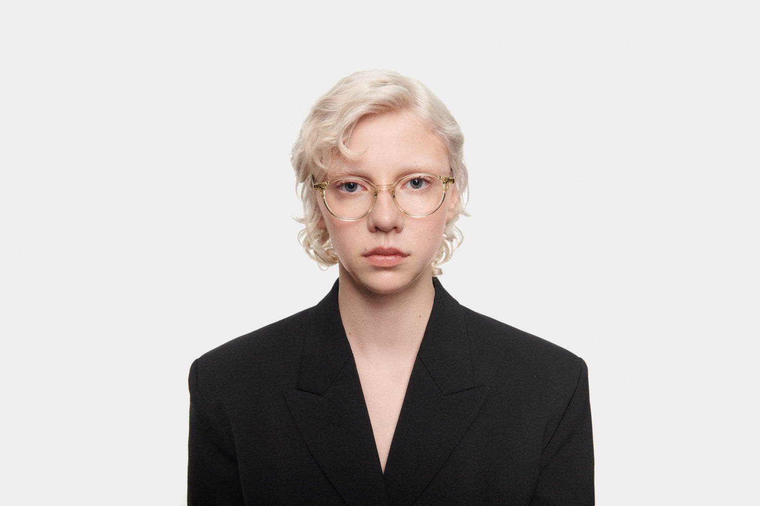 Brooks: Redondas Acetato Transparente optical glasses by GIGI STUDIOS 1813