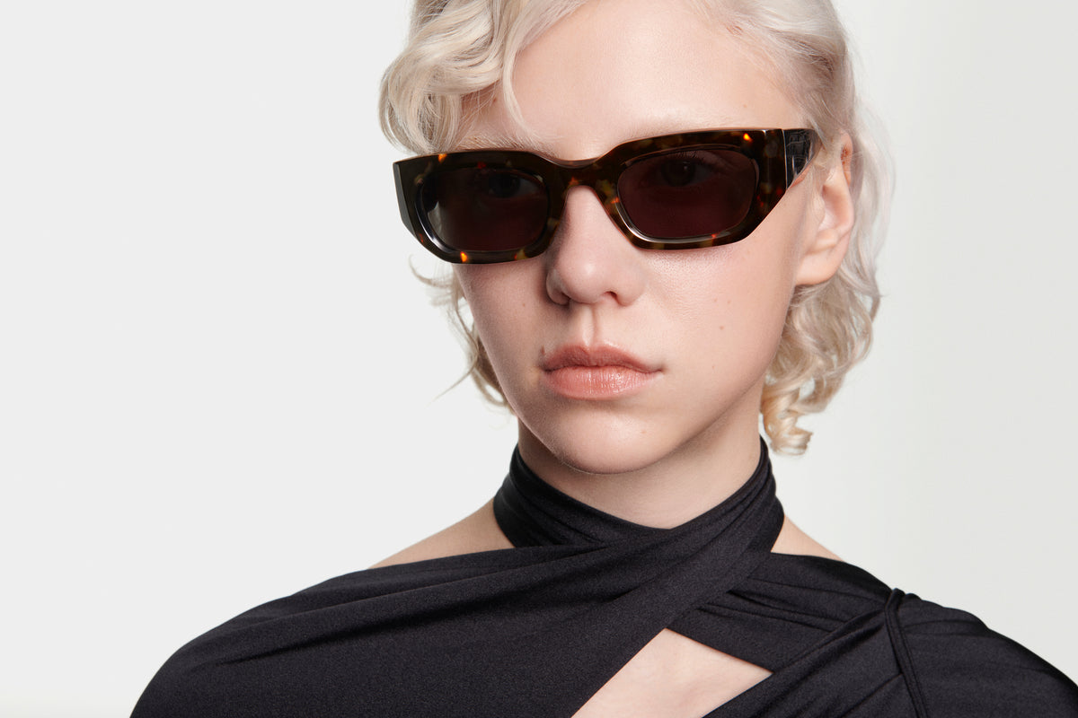 NATALIE: Geométricas Acetato Havana sunglasses by GIGI STUDIOS 3109