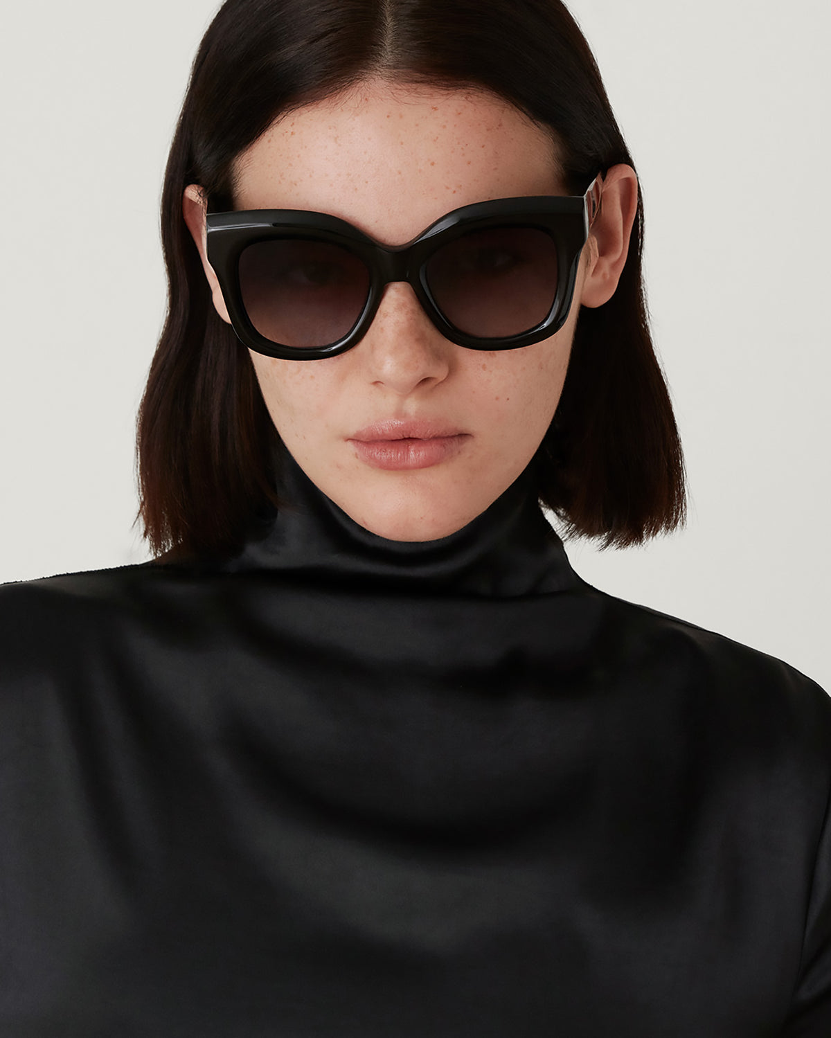 GILDA: Cuadrada Acetato Noir sunglasses by GIGI STUDIOS 4487