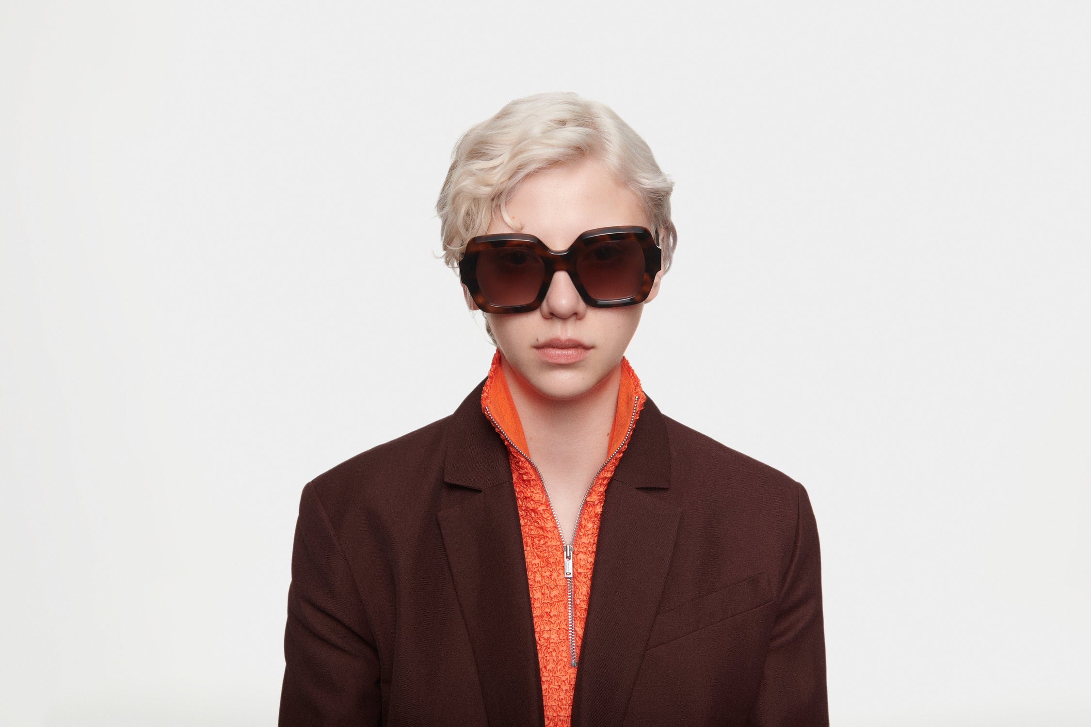 SIMONETTA: Geométricas Acetato Havana sunglasses by GIGI STUDIOS 4889