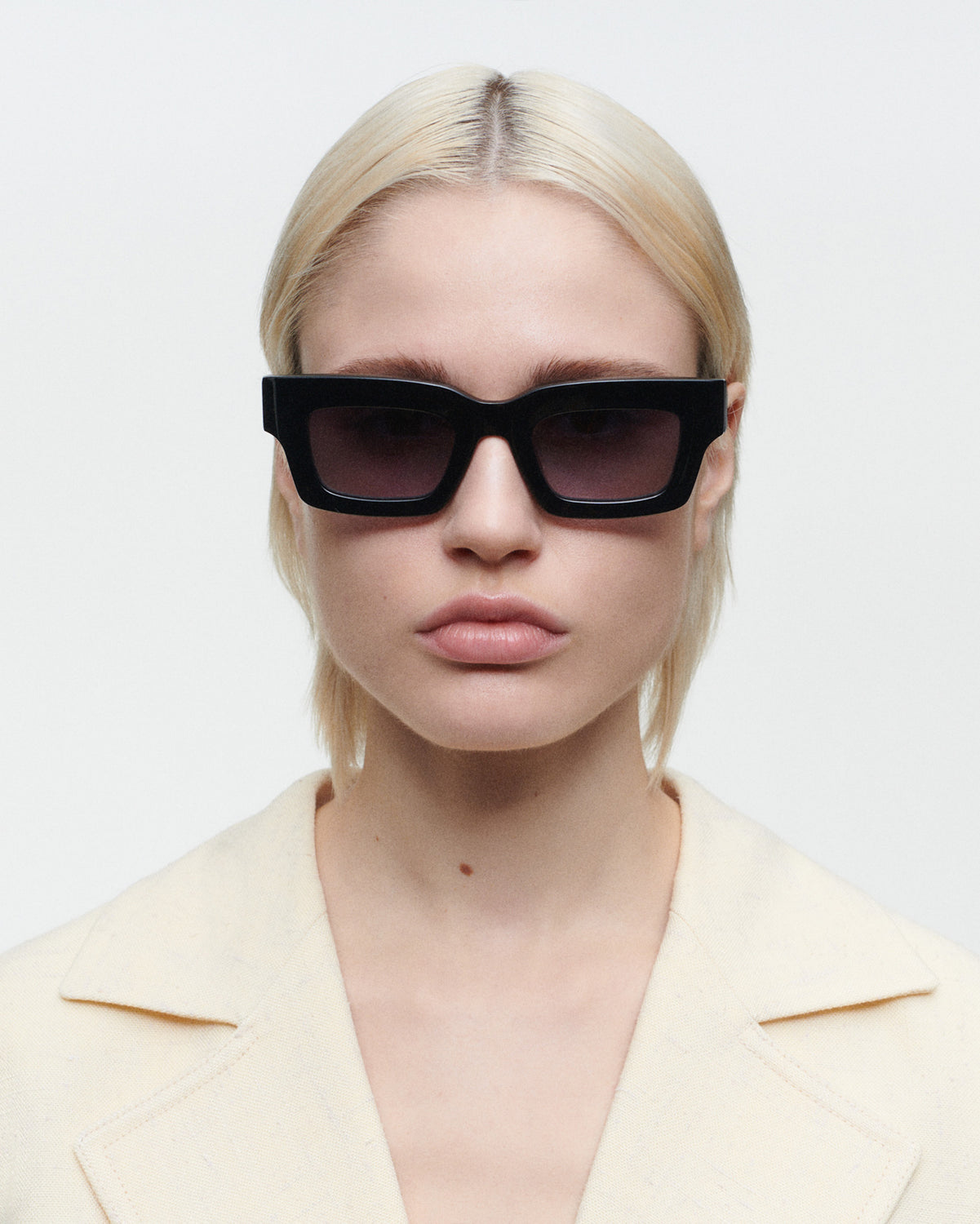 MATILDE: Rectangular Acetato Noir sunglasses by GIGI STUDIOS 5225