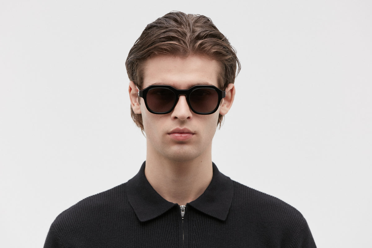 BRYANT: Cuadrada Acetato Noir sunglasses by GIGI STUDIOS 5397