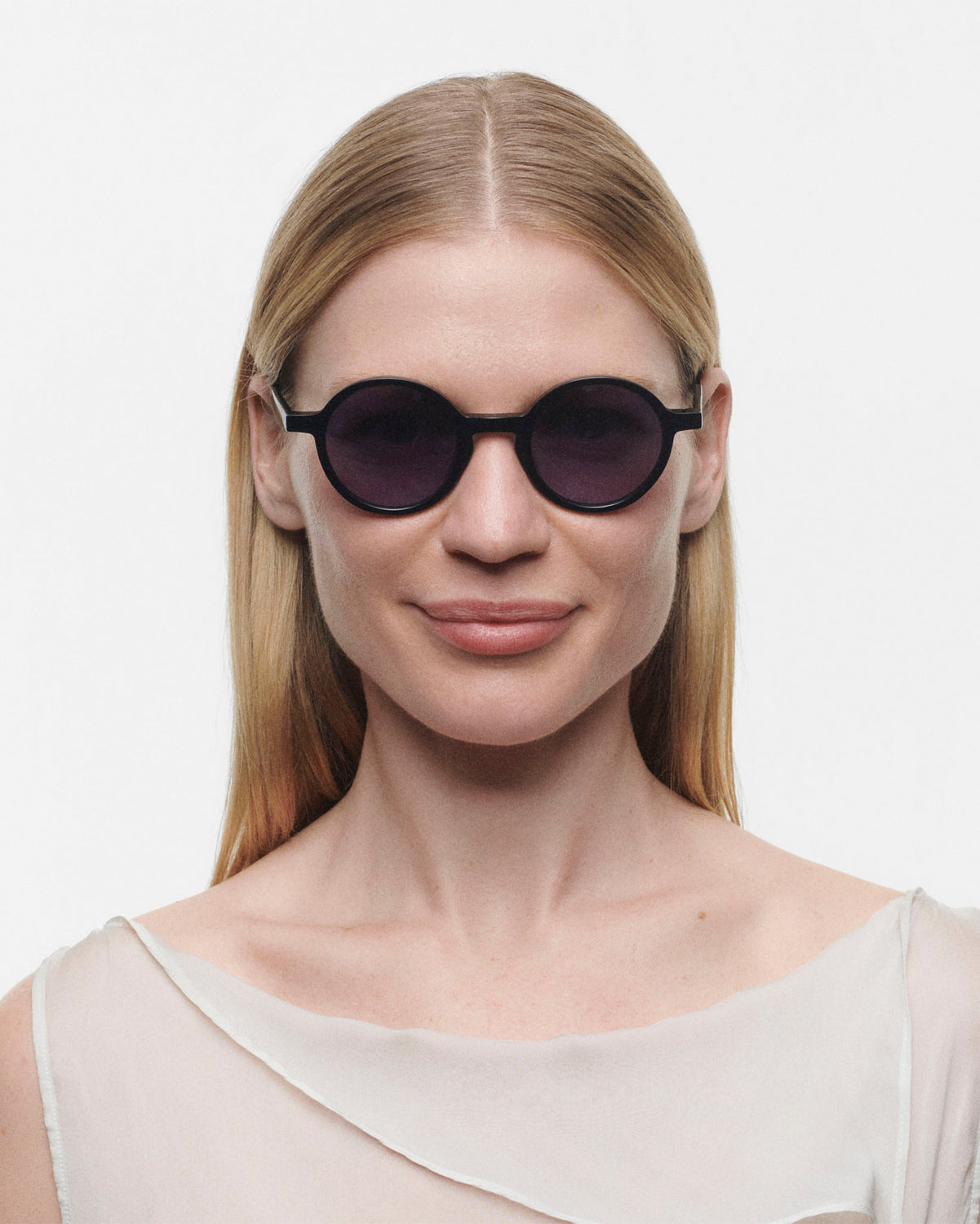 OIA : Redondas Acetato Noir sunglasses by GIGI STUDIOS 538