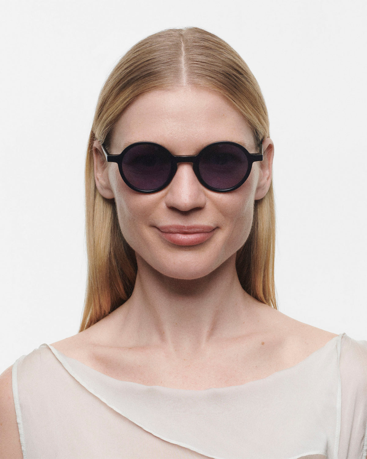 OIA : Redondas Acetato Noir sunglasses by GIGI STUDIOS 538