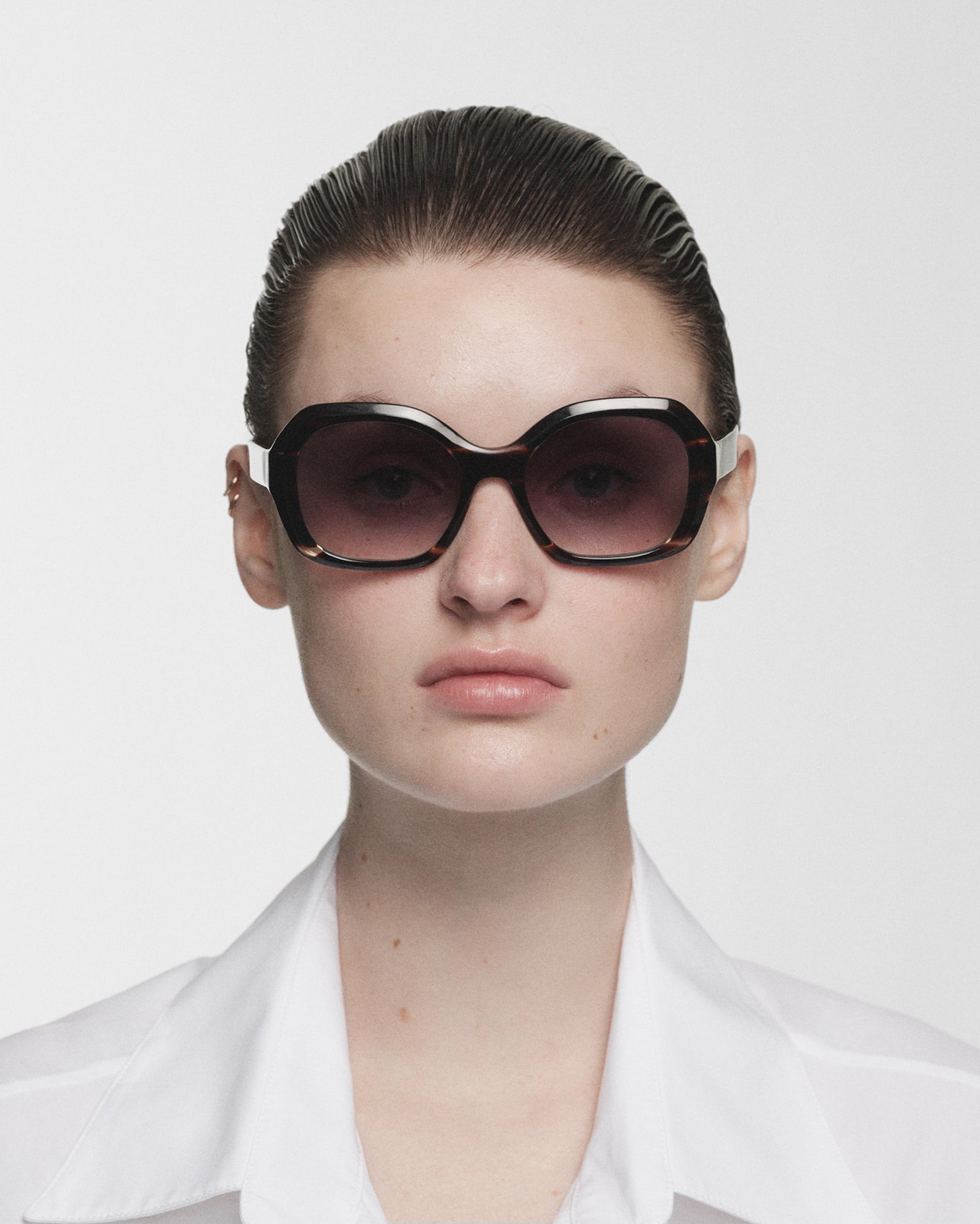 ZENAIDA: Geométricas Acetato Havana sunglasses by GIGI STUDIOS 853