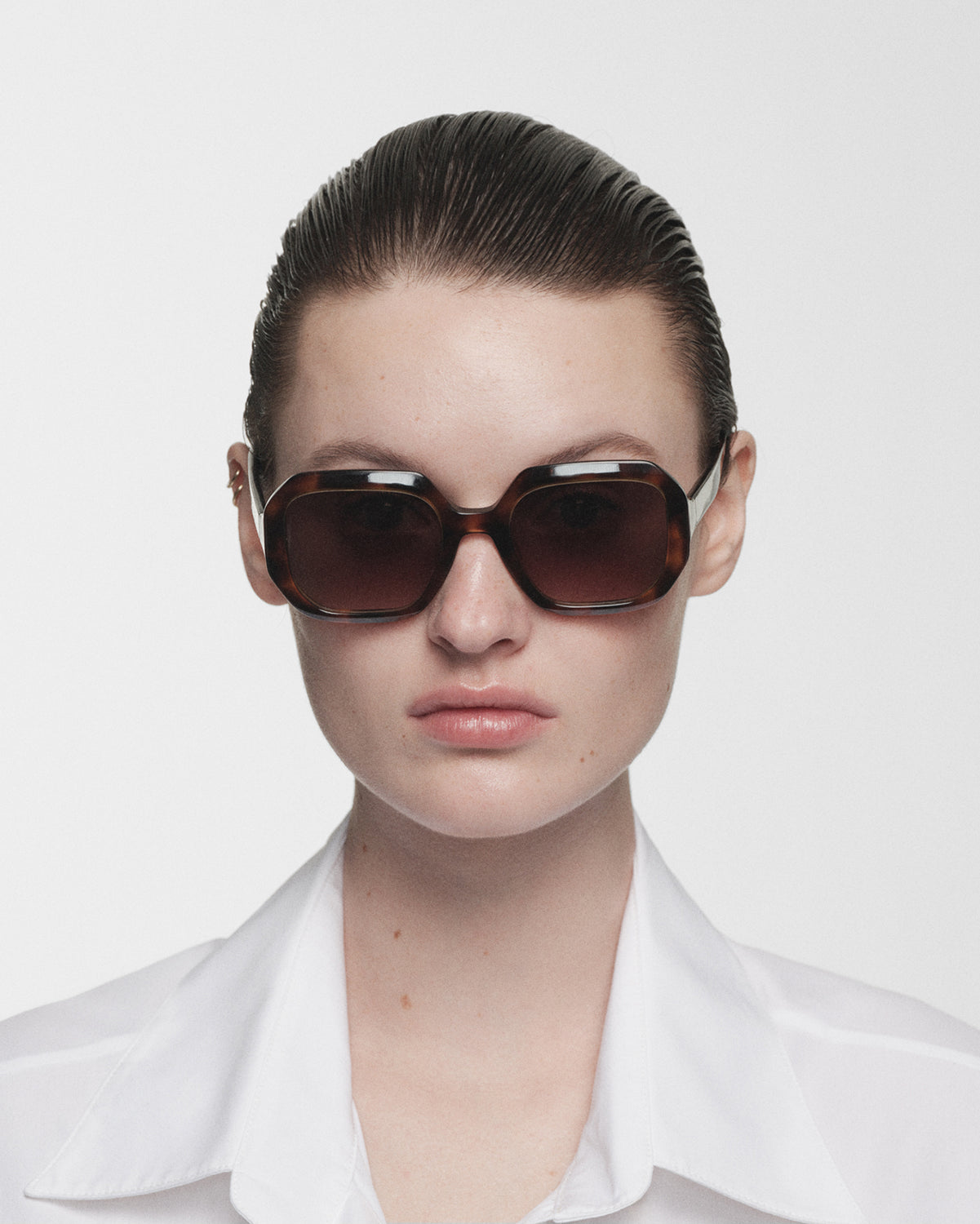 LARISA: Cuadrada Acetato Havana sunglasses by GIGI STUDIOS 867