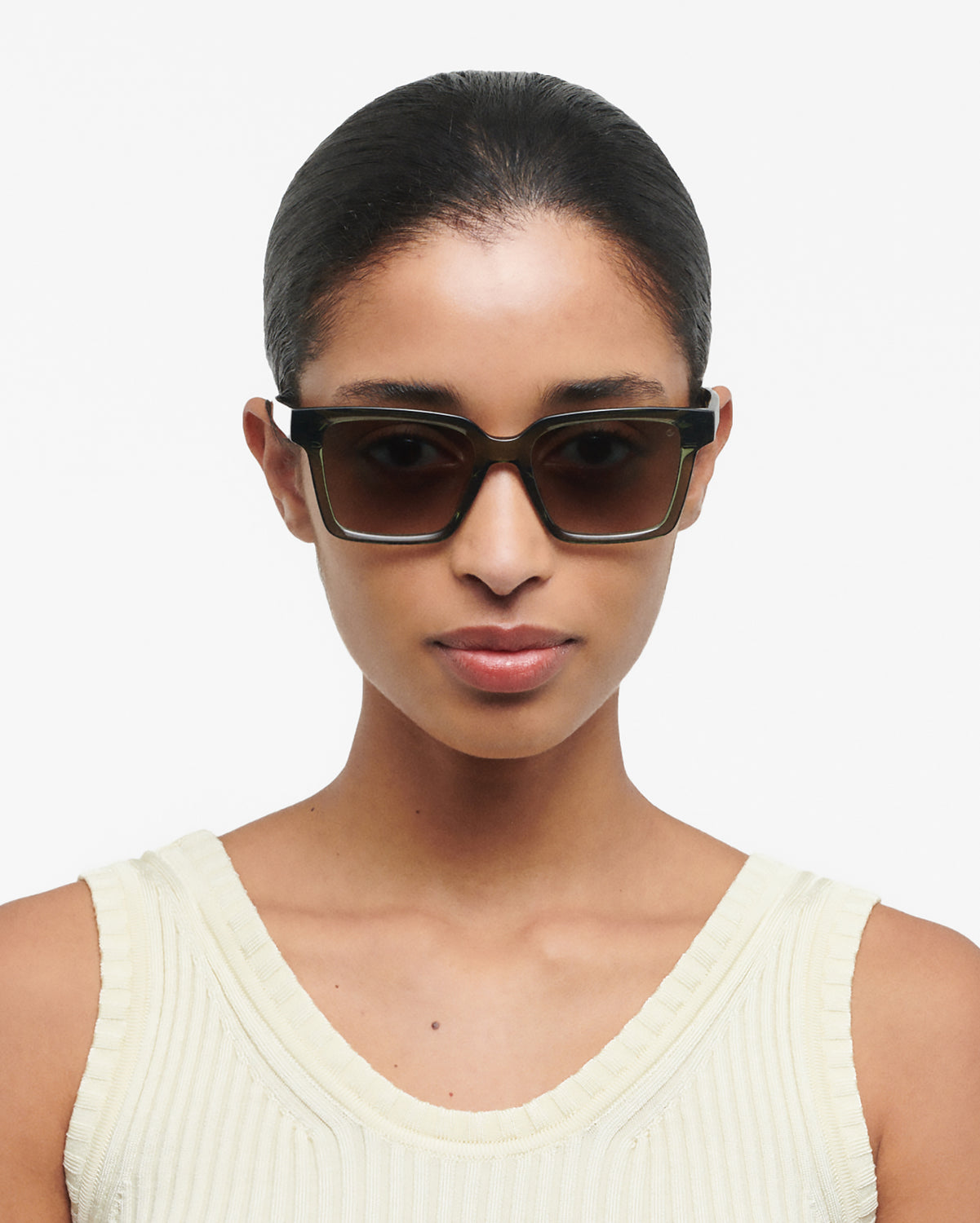 GISELLE: Cuadrada Acetato Verde sunglasses by GIGI STUDIOS 1035