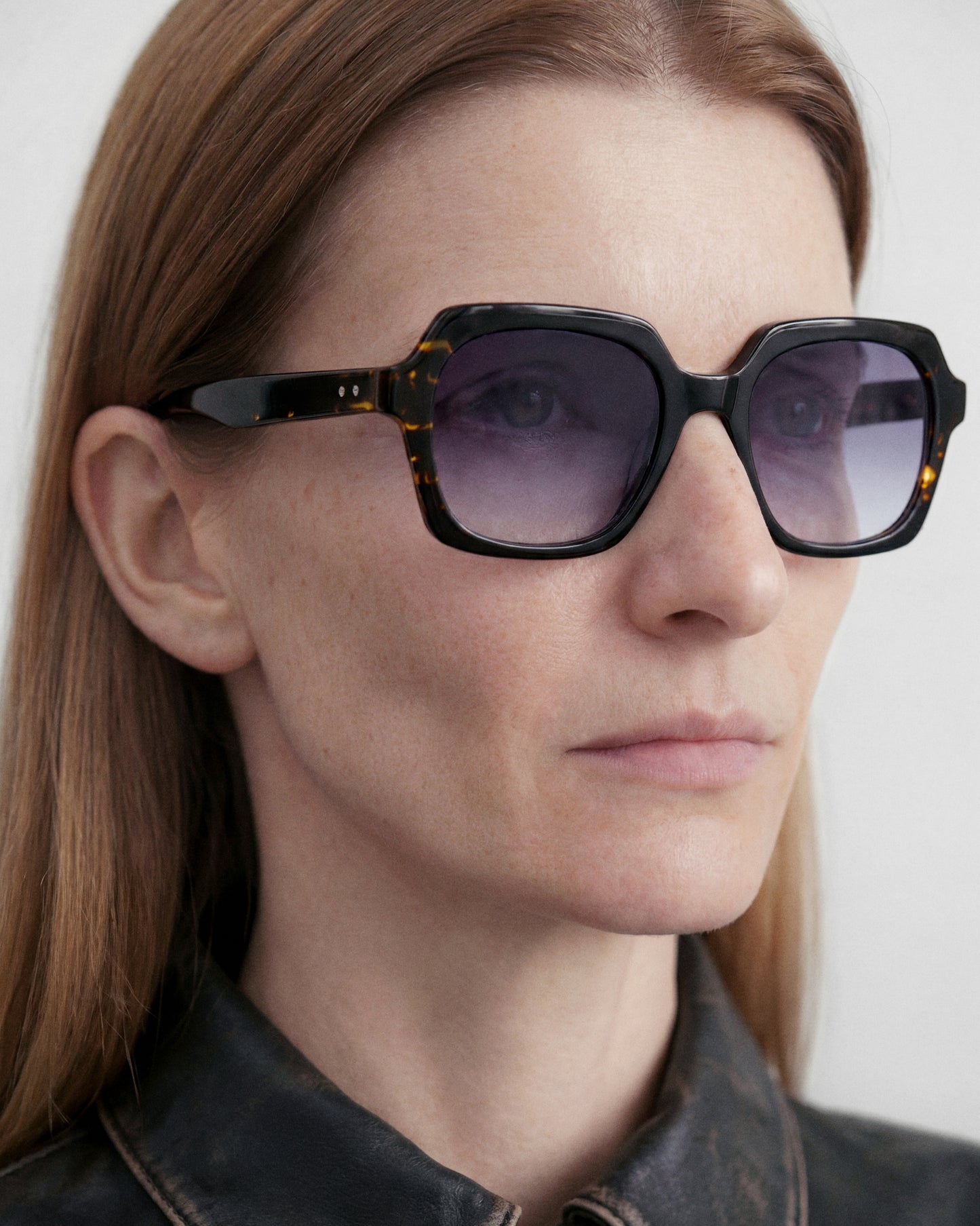 ALYRA: Geométricas Acetato Noir sunglasses by GIGI STUDIOS 14232
